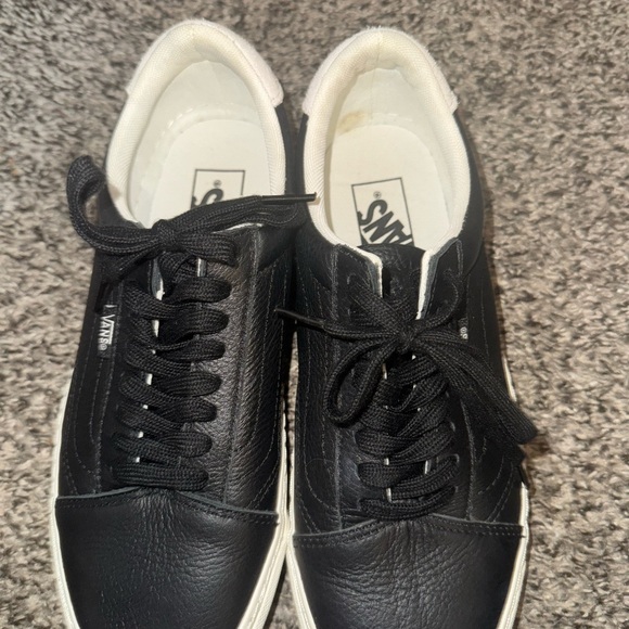 Vans - Picture 3 of 4